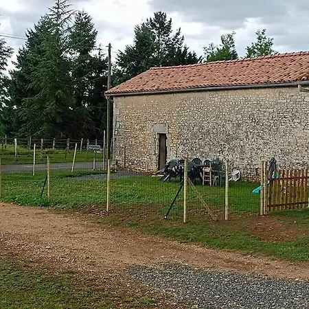 Familial A بيت للعطل Charras