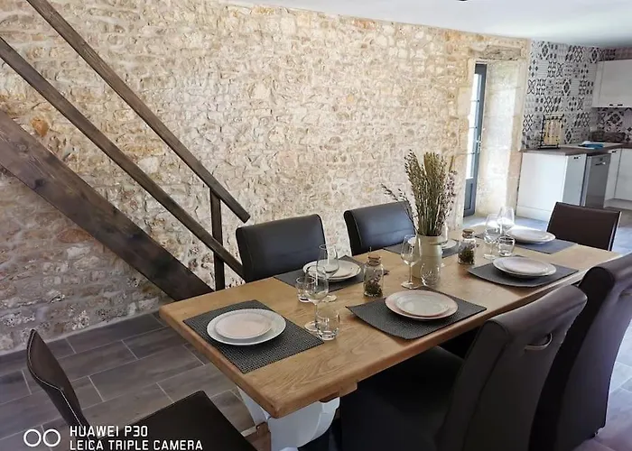 Hébergement de vacances Familial à Charras